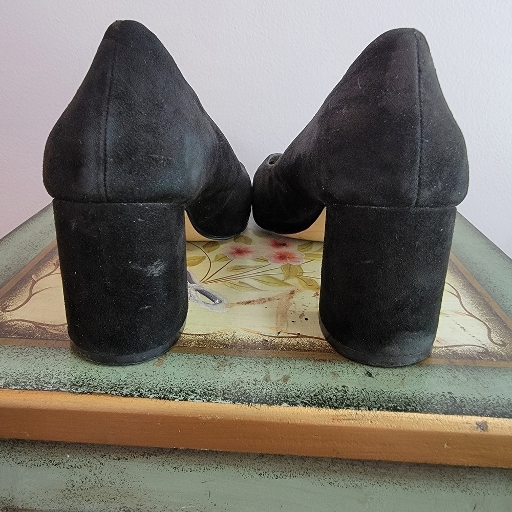 Saks Fifth Ave Galent Black Suede Pump Size 6 1/2 - Picture 9 of 14